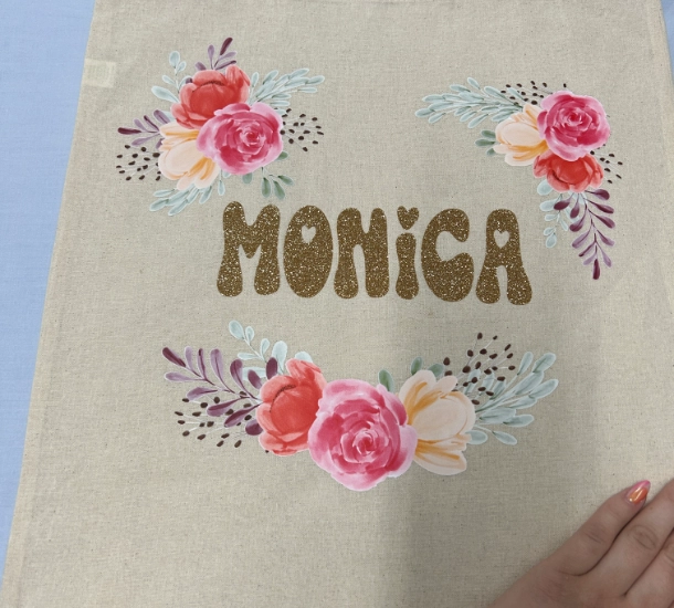 Foto de prenda con bordado Monica