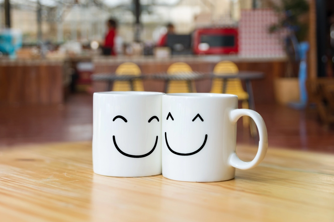 Foto de tazas con sonrisas
